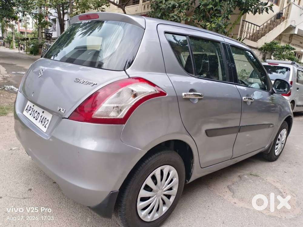 Maruti Suzuki Swift Vxi Ags, 2013, Petrol