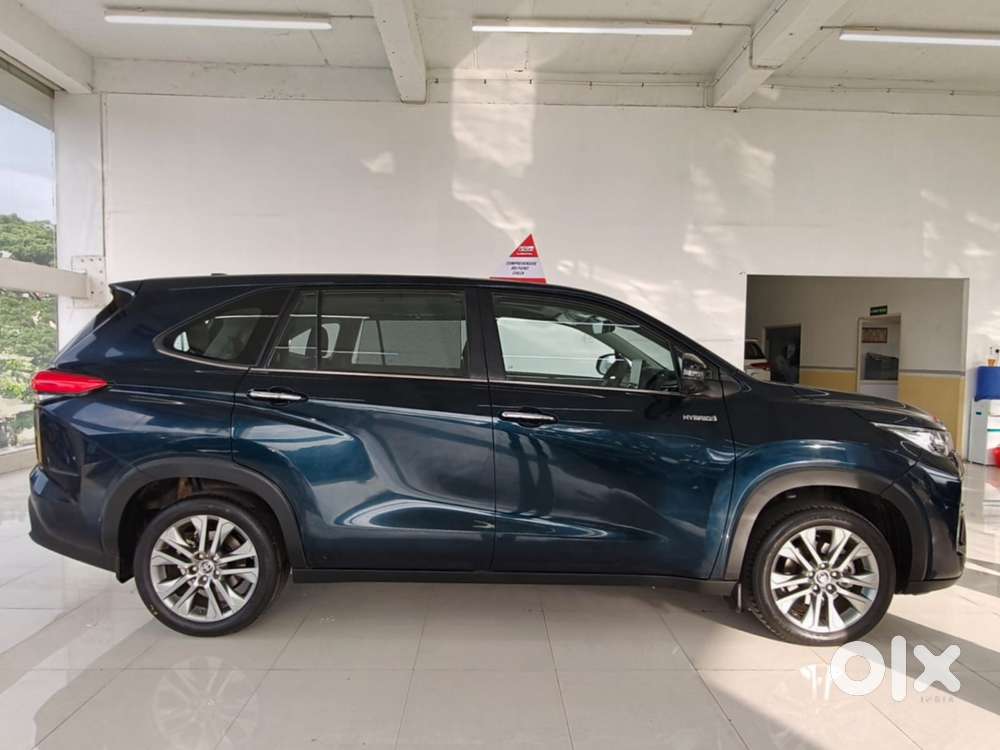 Toyota Innova Hycross 2.0 Zx (o) Hybrid 7 Str, 2024, Cng & Hybrids