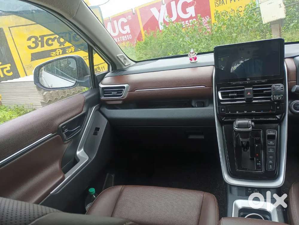 Toyota Innova Hycross 2024 With Mileage
