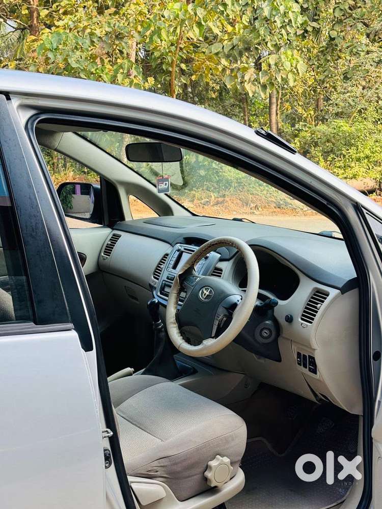 Toyota Innova 2.5 V 7 Str, 2012, Diesel
