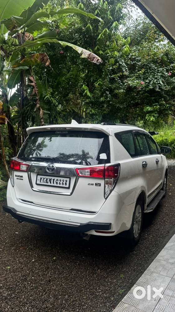 Toyota Innova Crysta 2.8 Z 2016