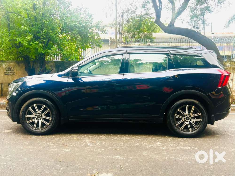 Mahindra Xuv700 2.0 Ax 7 Petrol Mt Str, 2023, Petrol