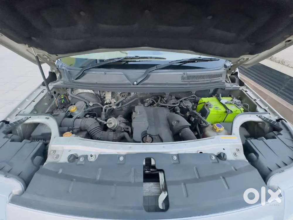 Mahindra Tuv300 T6 ( Diesel) Mt