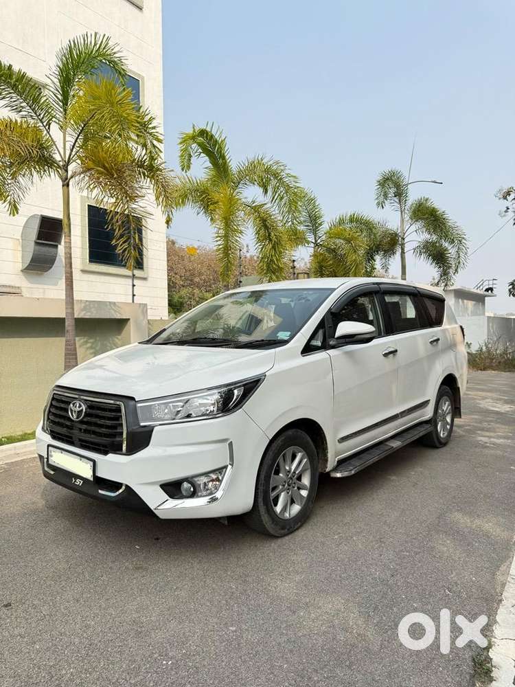 Toyota Innova Crysta 2017 Diesel 208000 Km Driven