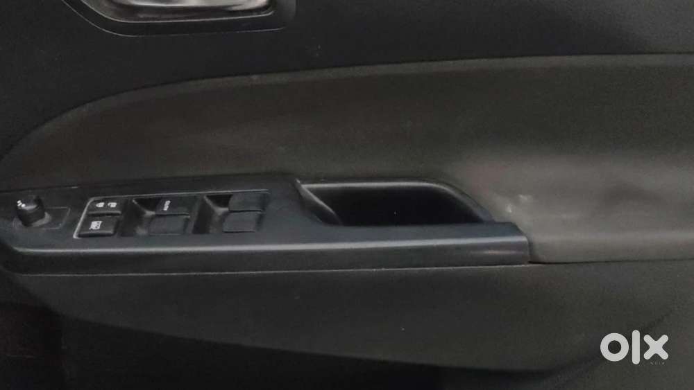 Maruti Suzuki Swift Zxi, 2014, Petrol