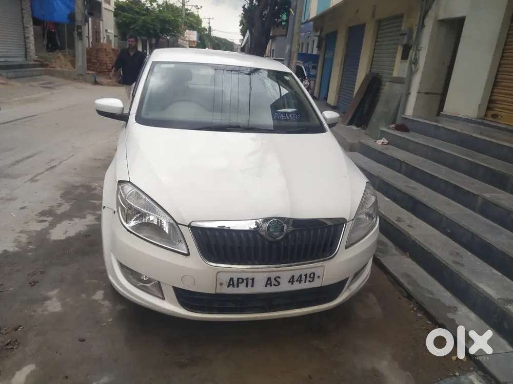 Skoda Rapid 1.6 Ambition 2013