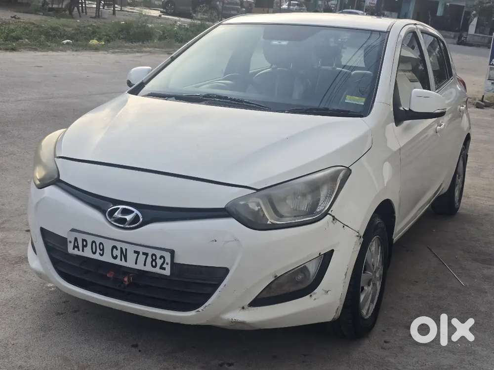 Hyundai I20 2012 Petrol 15 Km Driven
