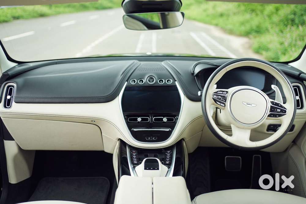 Aston Martin Dbx Twin Turbo, 2020, Petrol