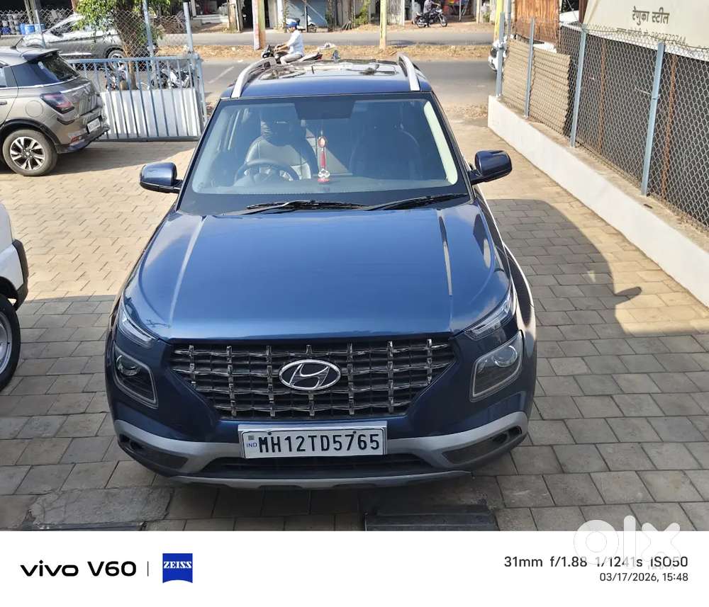 Hyundai Venue 2021 Diesel 47000 Km Driven
