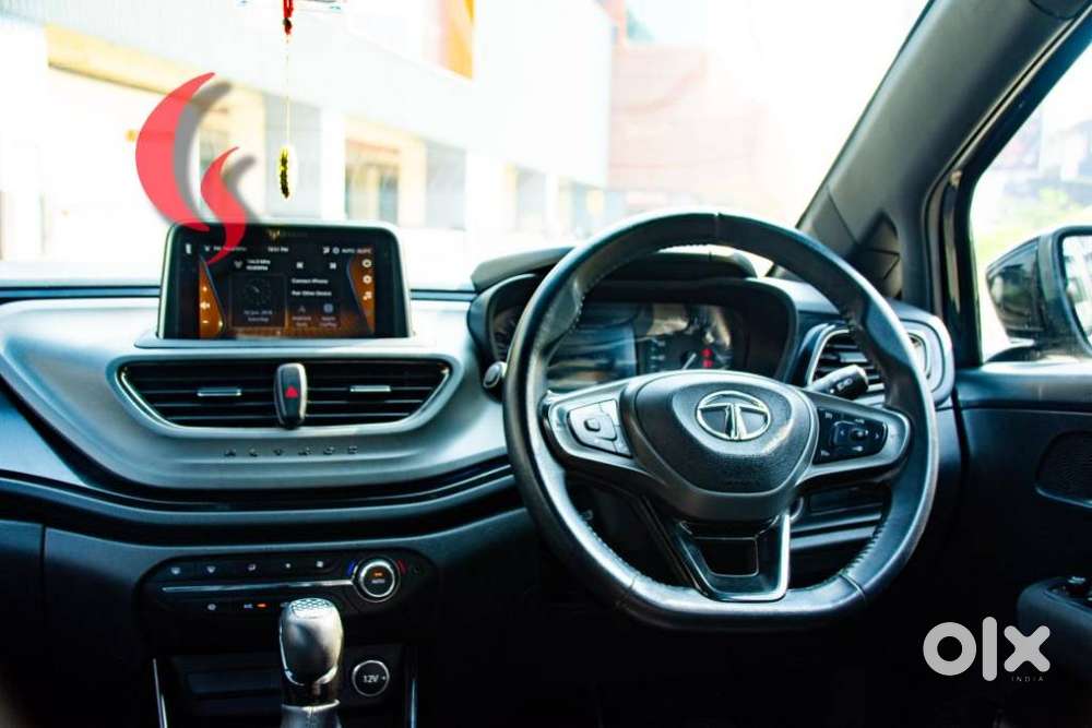 Tata Altroz 1.2 Xza Plus Dark Edition Dct, 2023, Petrol