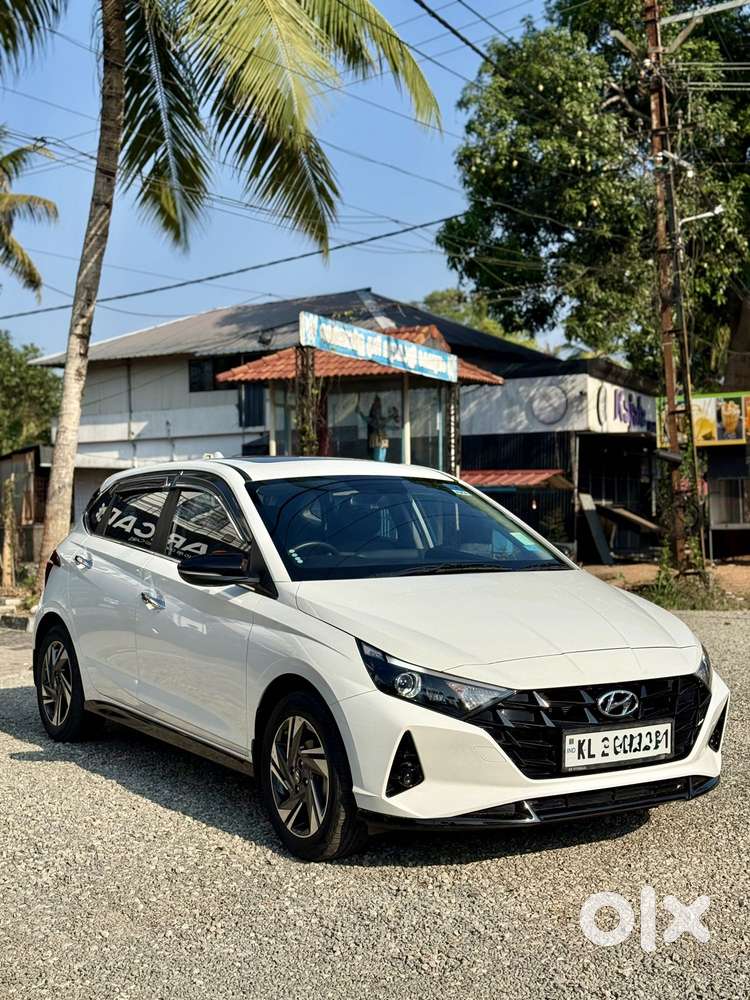 Hyundai I20 Asta (o) 1.2 Mt, 2023, Petrol