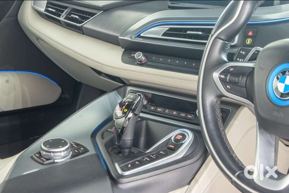 Bmw I8 Plug-in Hybrid  Sophisto Black  Well-maintained