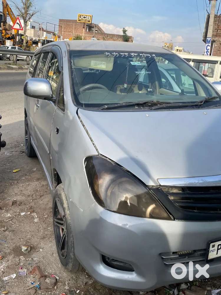 Toyota Innova 2008 Diesel 276000 Km Driven