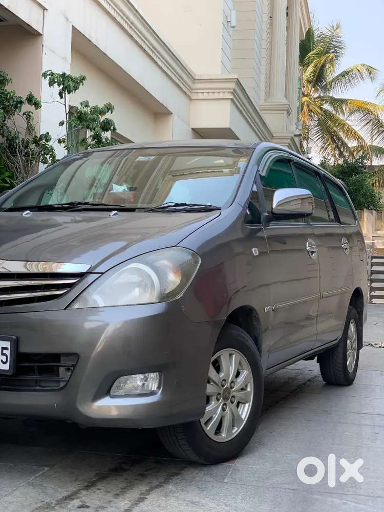 Toyota Innova V Showroom Condition