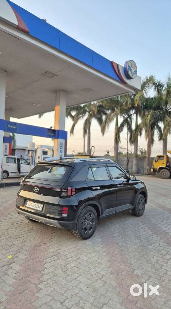 Hyundai Venue Sx, 2024, Cng & Hybrids