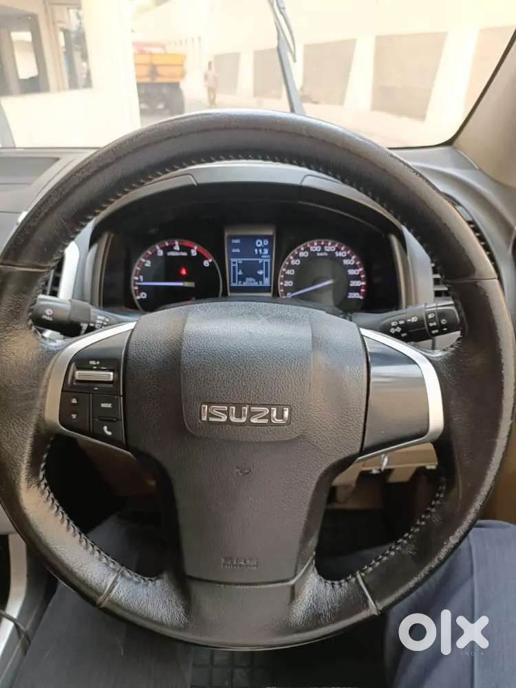 Isuzu D-max V-cross 2018