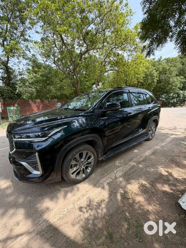Toyota Innova Hycross 2024 Model