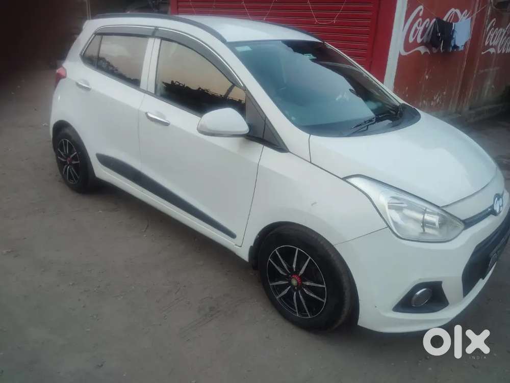 Hyundai Grand I10 2017 Diesel 100000 Km Driven