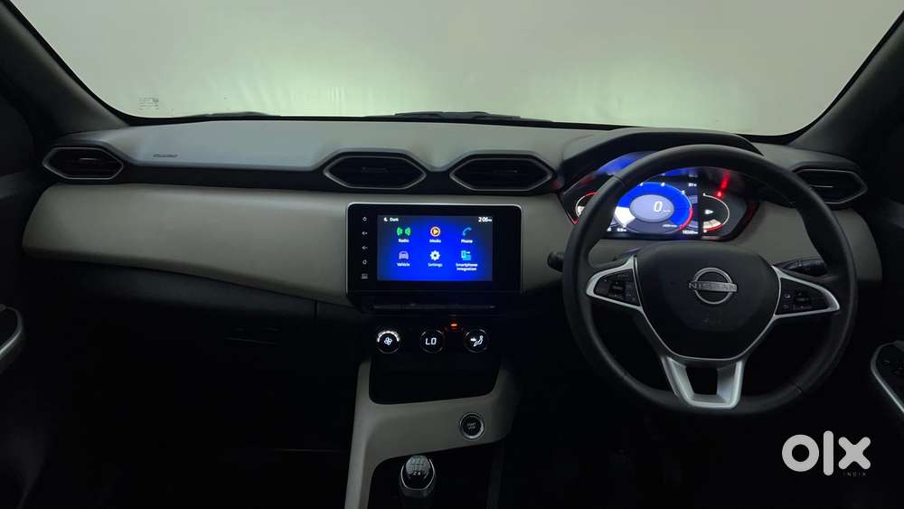 Nissan Magnite 1.0 Xv, 2022, Petrol
