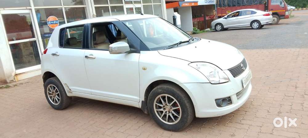 Maruti Suzuki Swift Vxi + Manual, 2010, Petrol