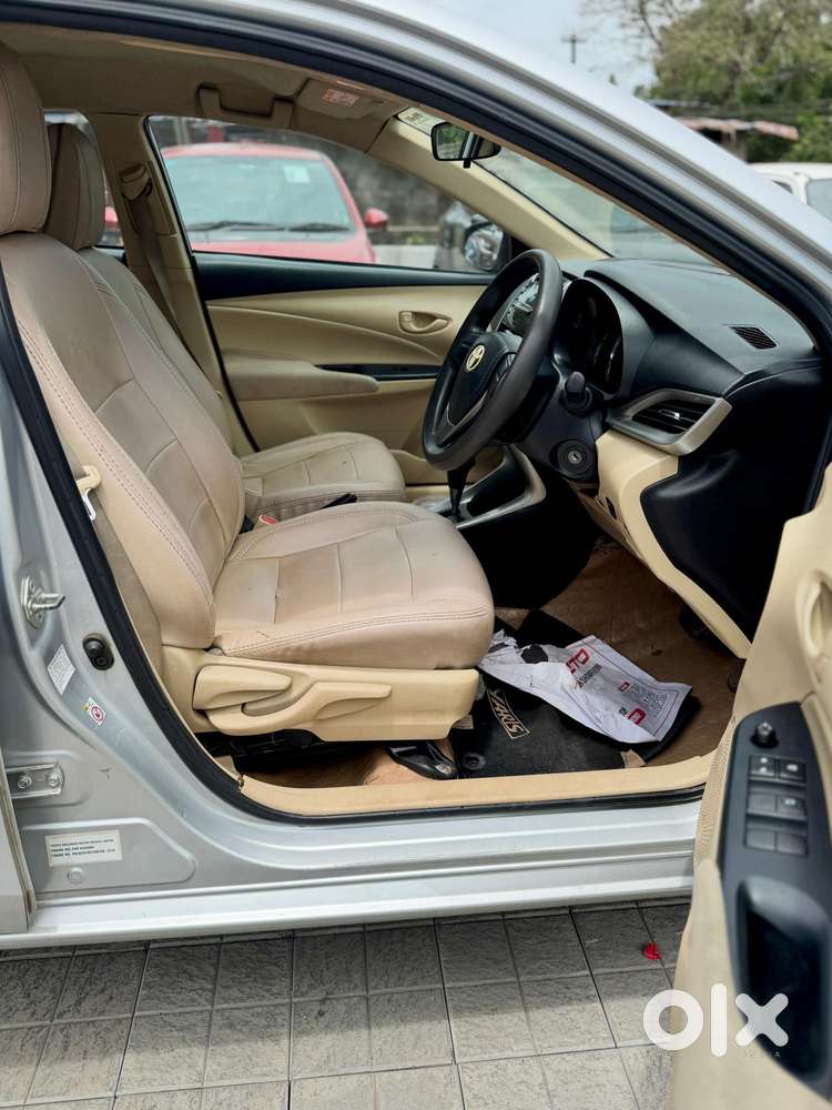 Toyota Yaris J Cvt, 2018, Petrol