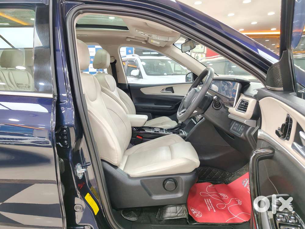 Mahindra Xuv700 2.0 Ax 7 Petrol At Luxury Pack Str, 2022, Petrol