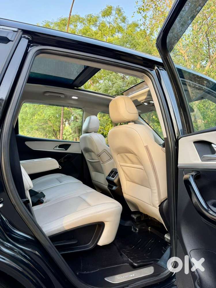 Mahindra Xuv700 2.2 Ax 7 Diesel At Luxury Pack Str, 2025, Diesel