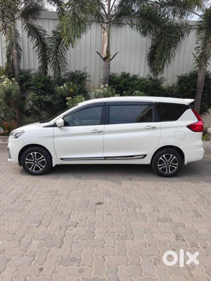 Maruti Suzuki Ertiga 1.5 Zxi Plus Shvs, 2022, Petrol
