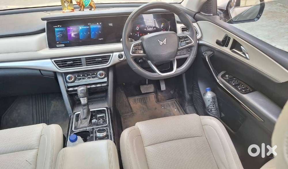 Mahindra Xuv700 2.0 Ax 7 Petrol At Luxury Pack Str, 2023, Petrol