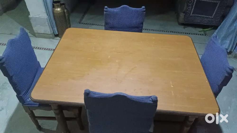 Sagwan dining discount table 4 seater