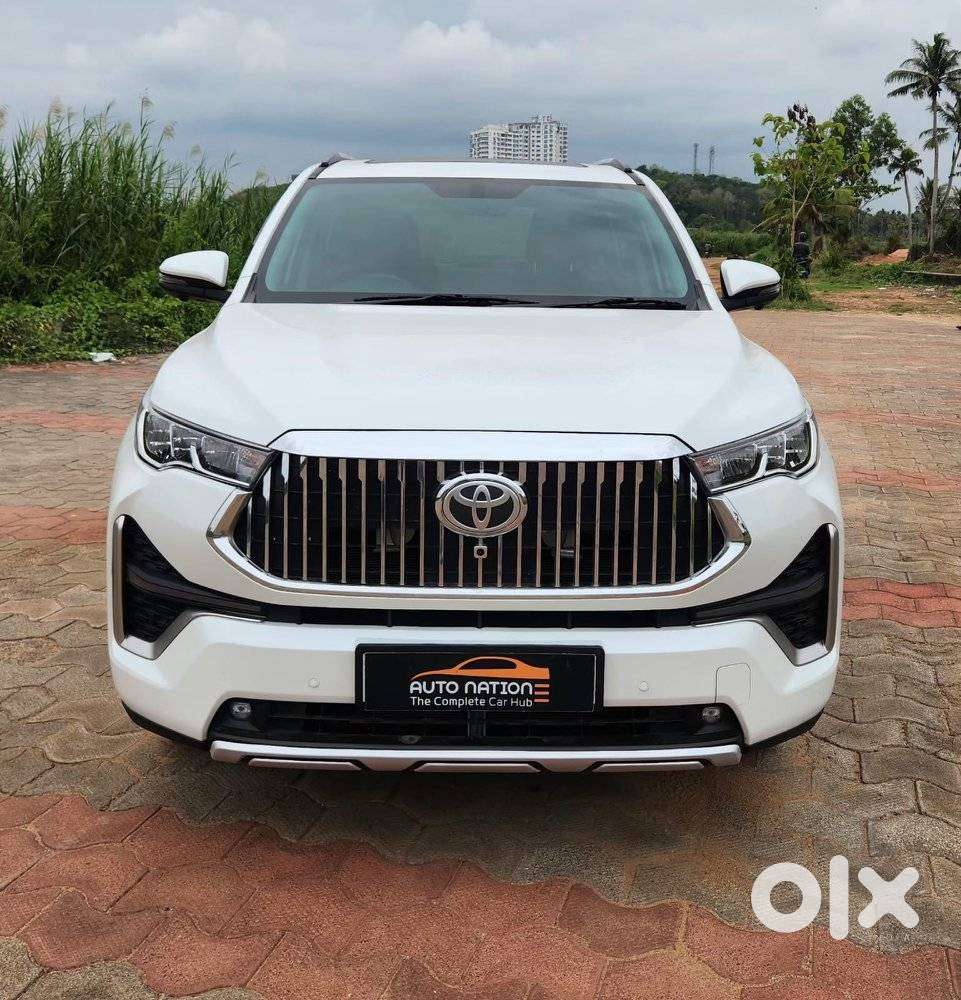 Toyota Innova Hycross 2.0 Vx (o) Hybrid 7 Str, 2024, Petrol
