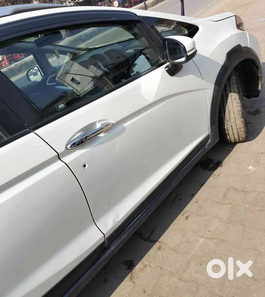 Top Model Push Button Start Sunroof