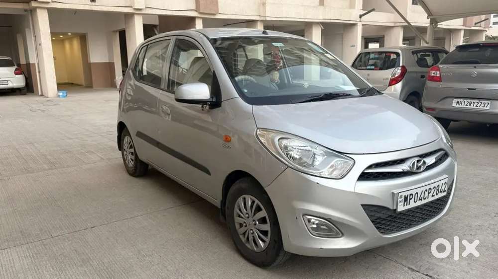 2nd Owner Well Maintained Car Touch Screen Player Reverse Camera