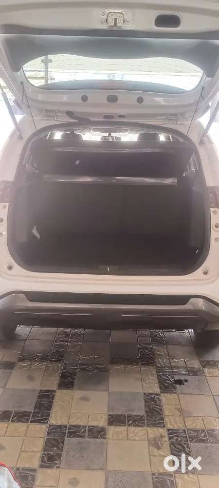 Toyota Hyryder Neo E-drive Manual  Café White  12k Km  No Accidents