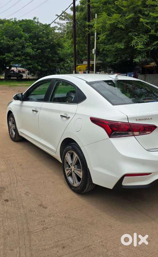Hyundai Verna 1.6 Sx (o) Vtvt, 2019, Petrol