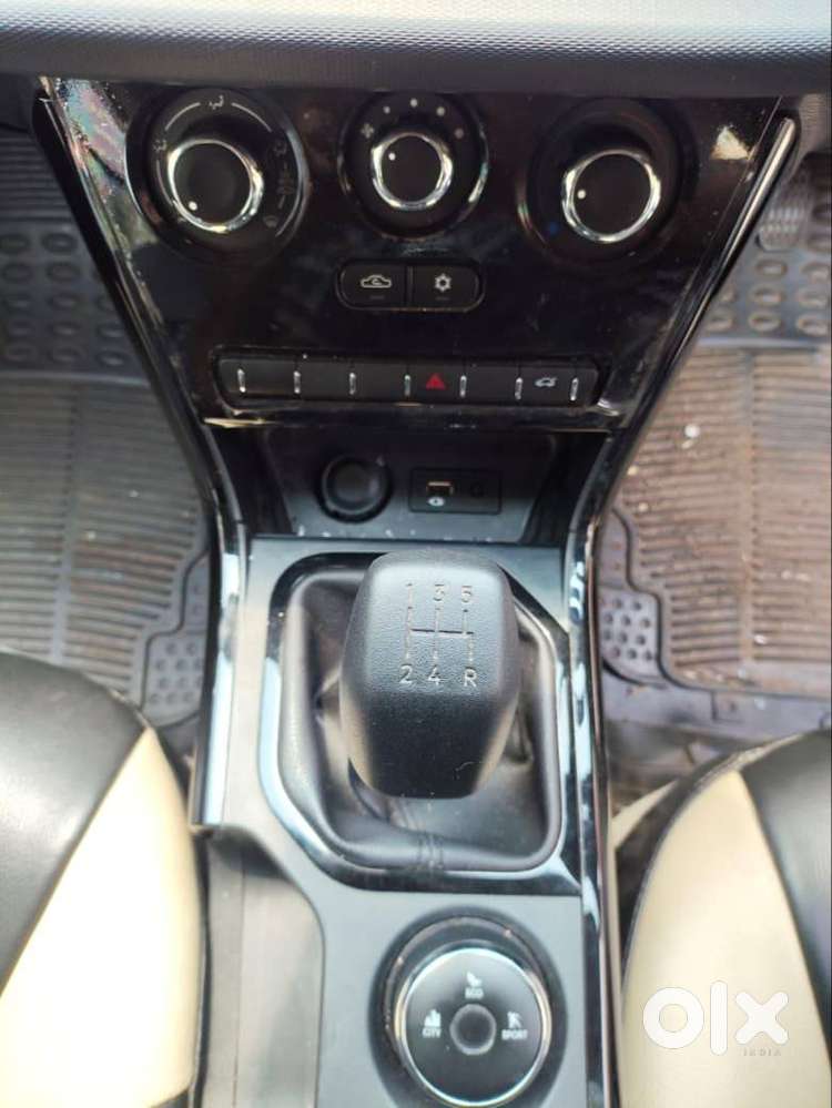 Tata Nexon Smart Plus S - May 2024 (with Sunroof & Extended Warranty))