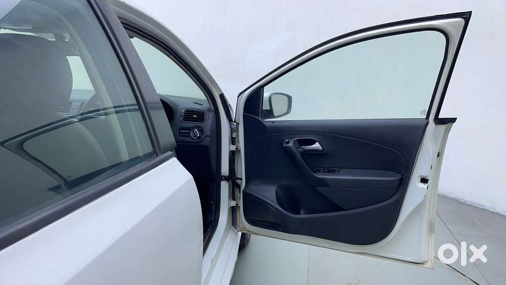 Volkswagen Polo Petrol Comfortline 1.2l, 2015, Petrol