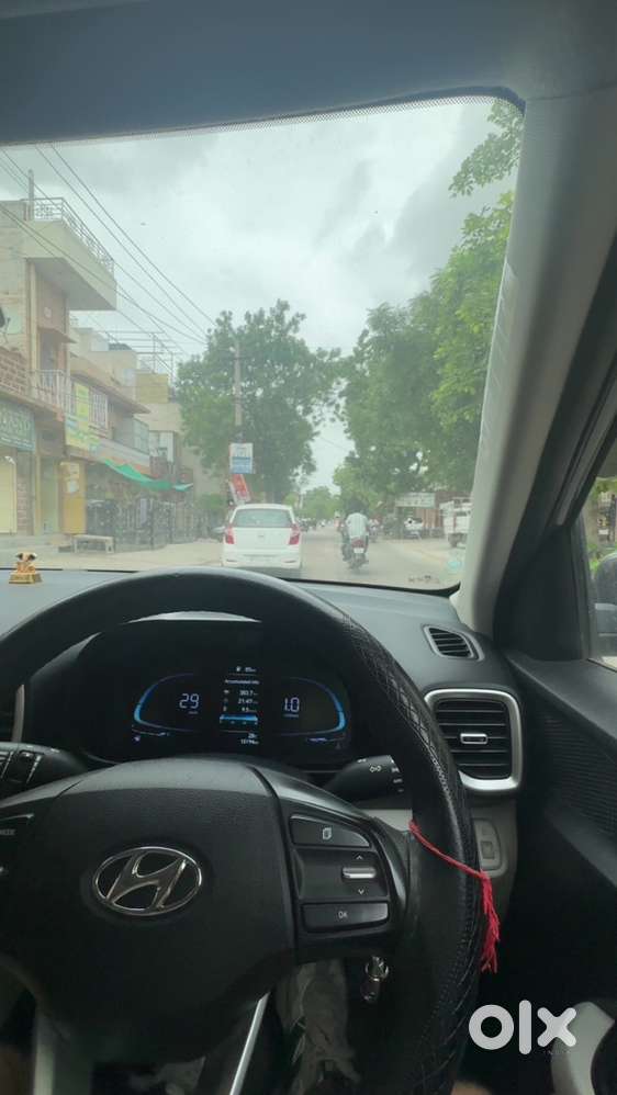 Hyundai Venue Petrol 2022