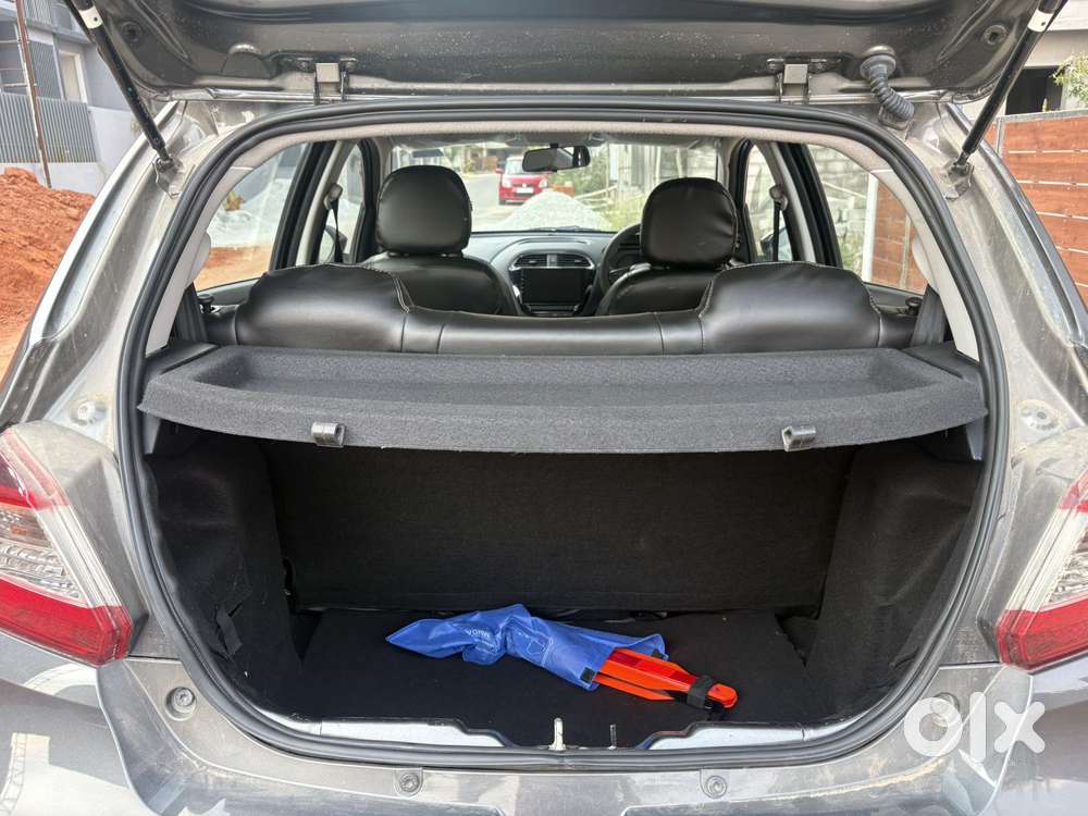 Tata Tiago 1.2 Revotron Xt (o), 2023, Petrol
