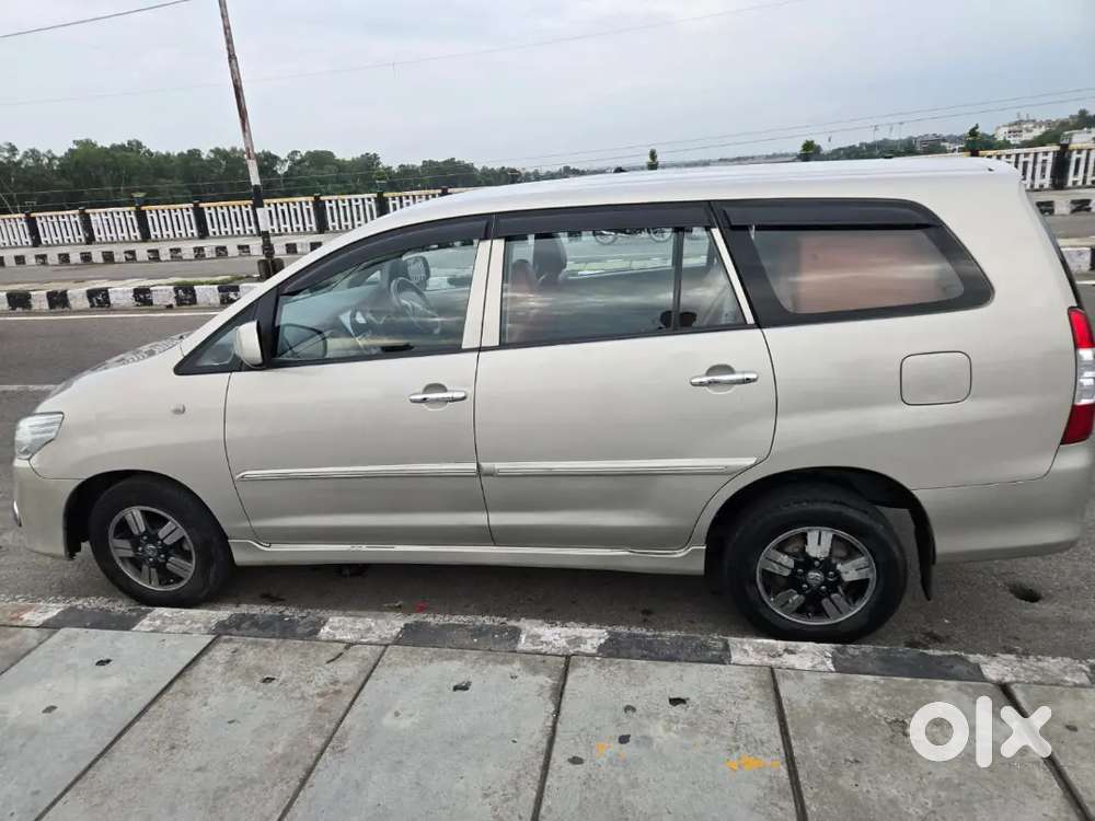 Toyota Innova Diesel Manual 14000 Km 2016
