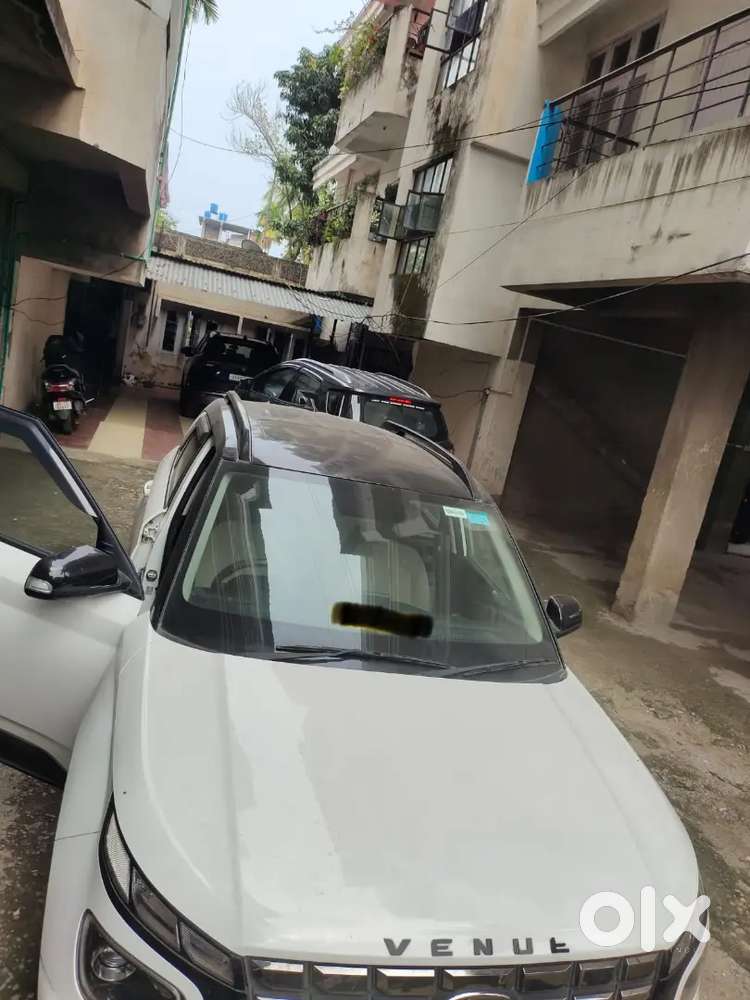 Hyundai Venue November 2024 Petrol Well Maintained