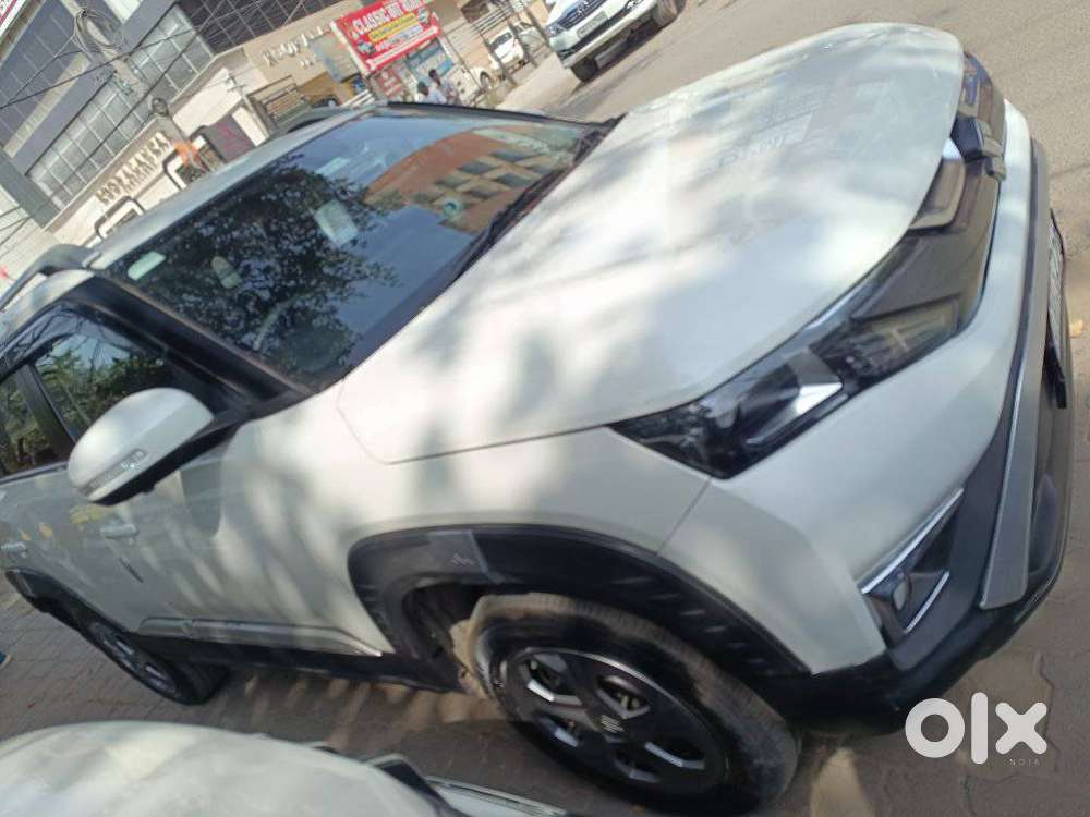 Maruti Suzuki Brezza 1.5 Vxi At Smart Hybrid, 2023, Petrol