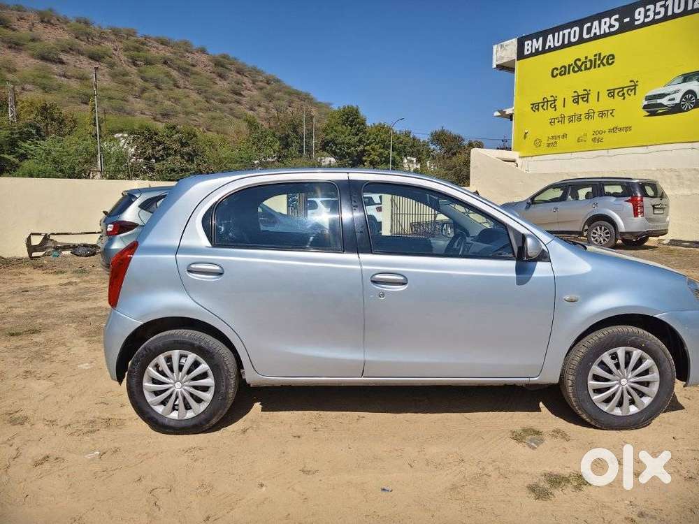 Toyota Etios Liva 2011-2012 G, 2011, Petrol