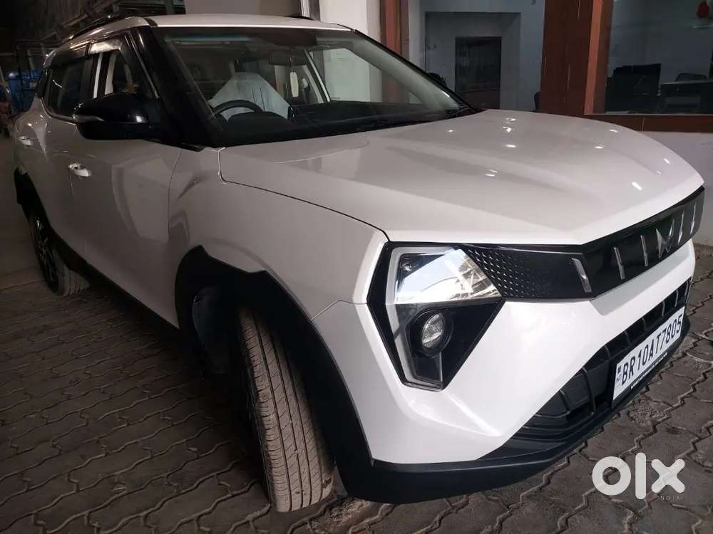 Mahindra Xuv 3xo 2025 Petrol 2500 Km Driven