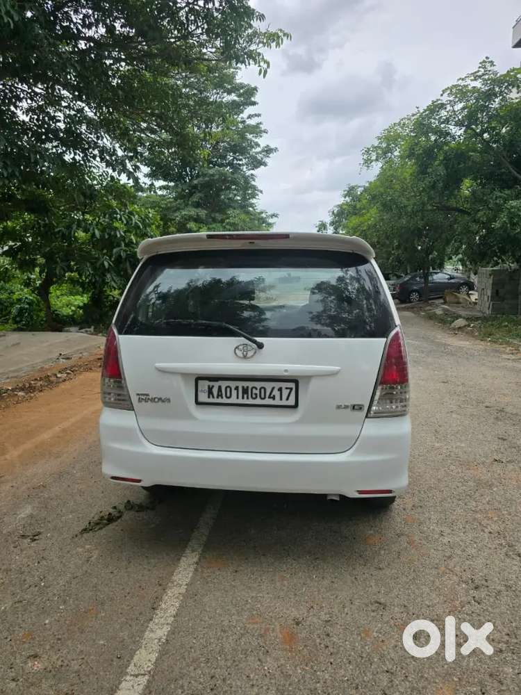 Toyota Innova 2010