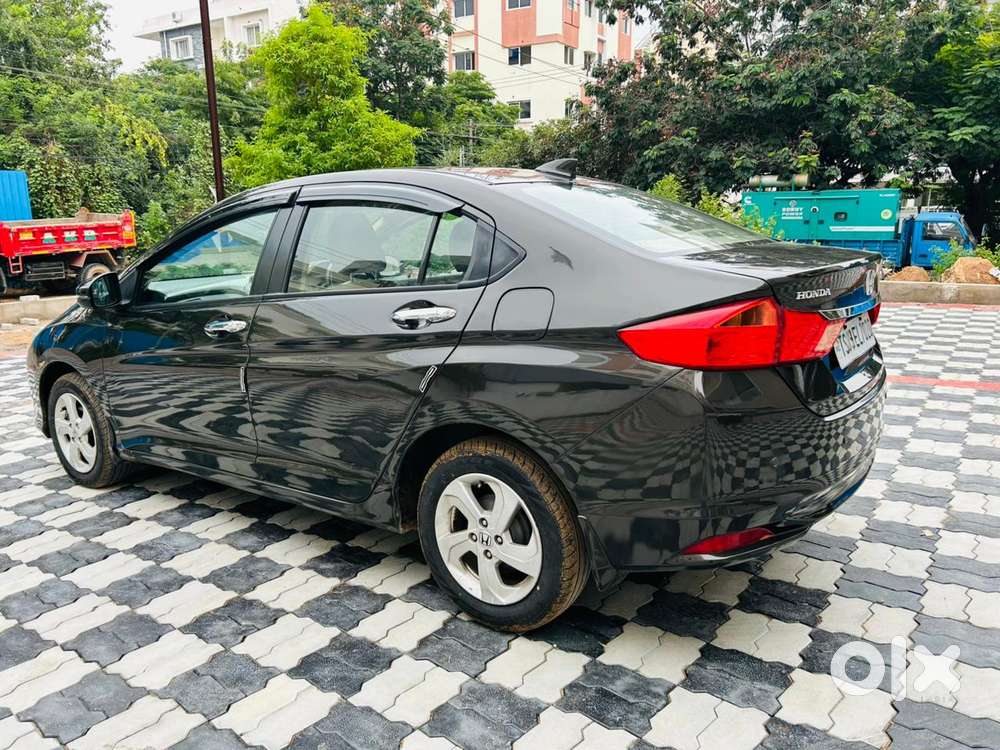Honda City 1.5 V 5th Gen I-vtec Mt, 2016, Petrol