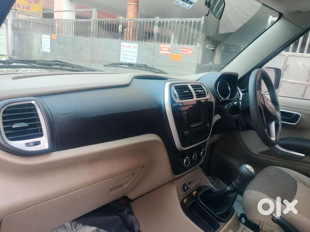 Mahindra Tuv 300 T8, 2017, Diesel