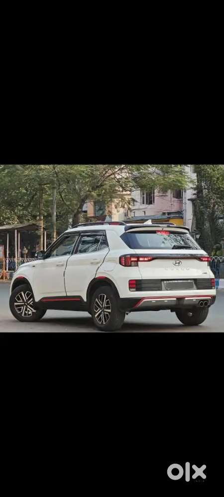 Hyundai Venue Petrol Automatic 2022 Second-hand
