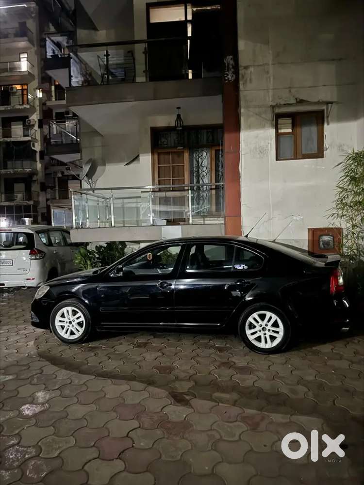 Skoda Laura 1.8 Vrs 2012 Model