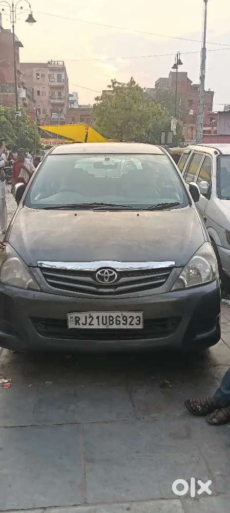 Toyota Innova 2.5 V 2010